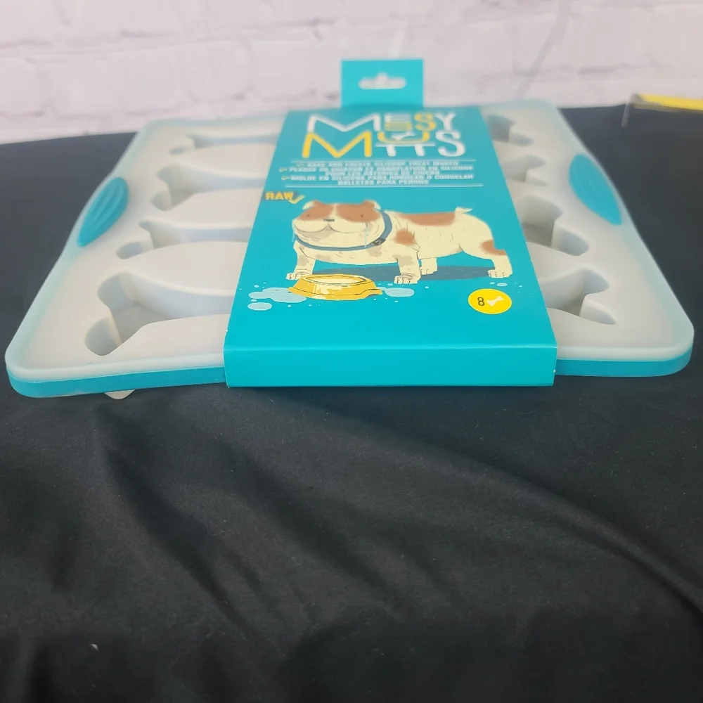 MessyMutts Bake and Freeze Silicone Treat Maker